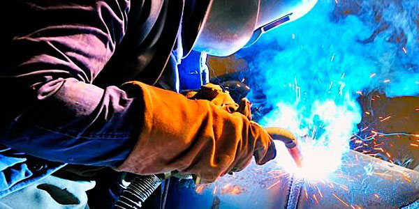 Сварщик Mig Mag 135 – 136 на производстве в Польше Сварщик Mig Mag 135 – 136 на производстве вентиляции в Польше