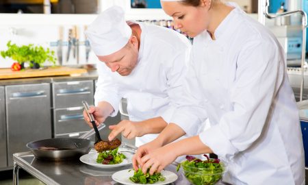 Помощник повара в ресторане в Польше