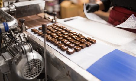 Оператор машин на кондитерской фабрике в Польше