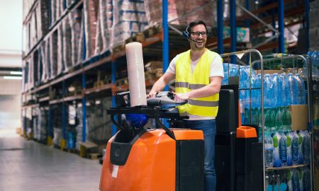 Комплектовщик на пищевом складе в Польше